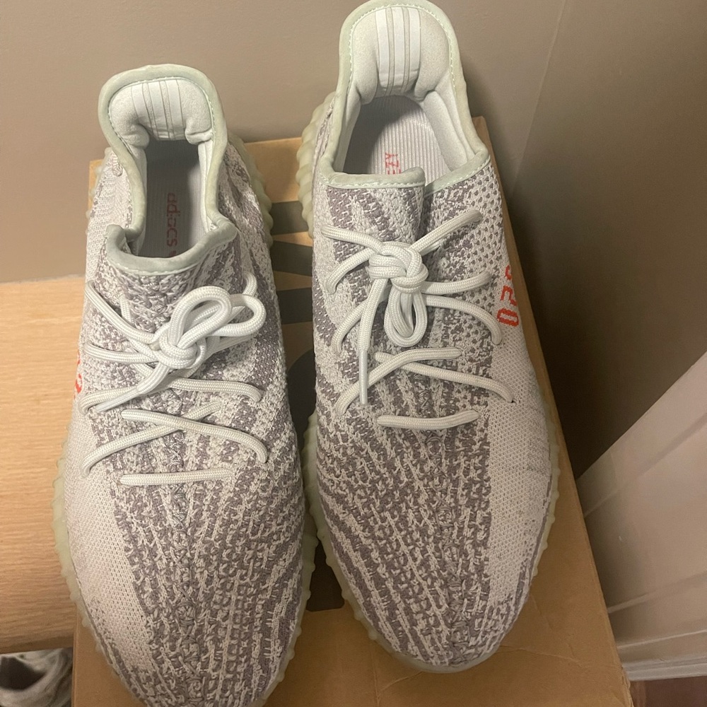 Yeezy 350 v2 great condition